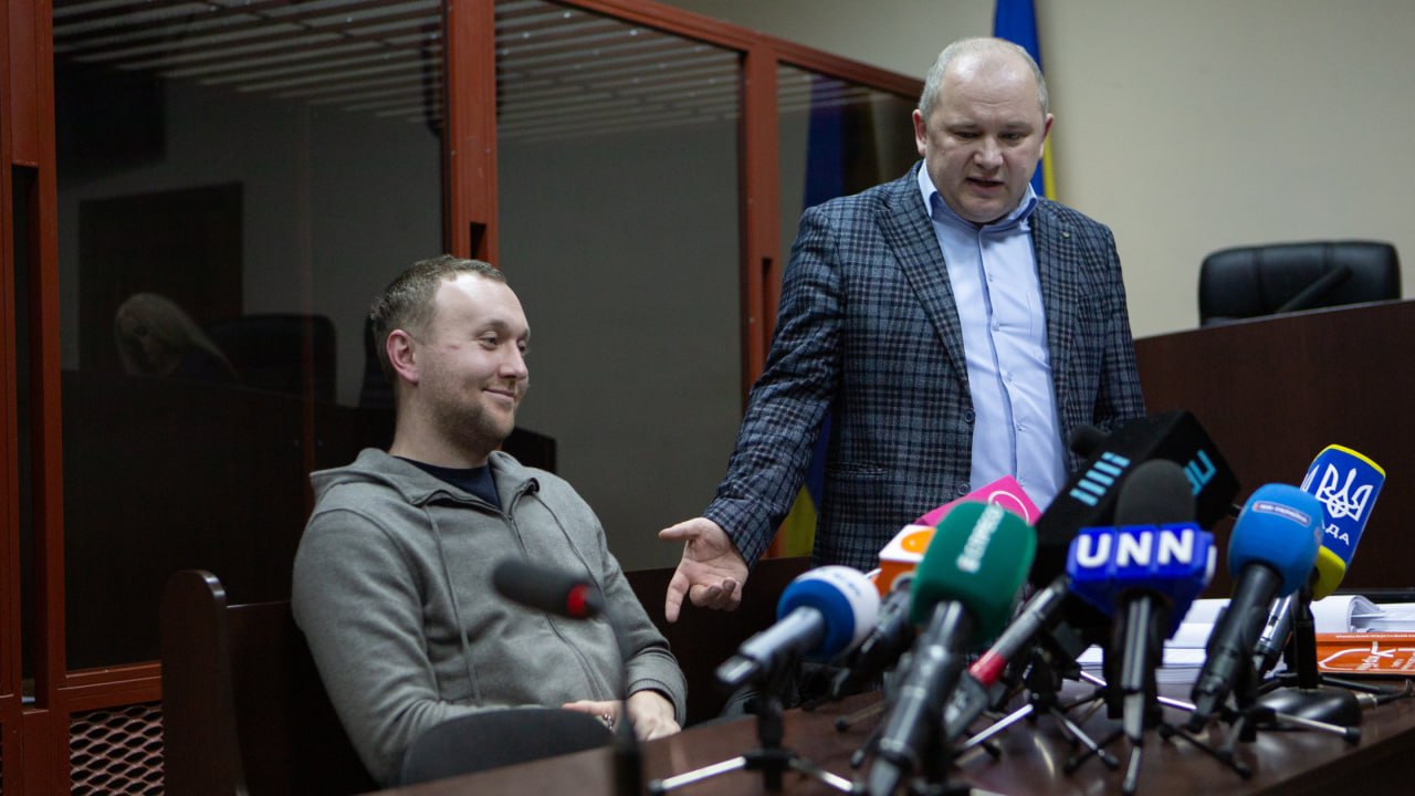 Ілюстрація до публікації «Соломʼянський райсуд Києва зменшив Роману Гринкевичу заставу в черговий раз — з 69,4 млн до 34,8 млн гривень.»