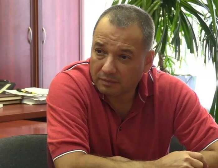 Ілюстрація до публікації «Заступник начальника Придніпровської Держекоінспекції Дмитро Шибко оформив майно на водія»