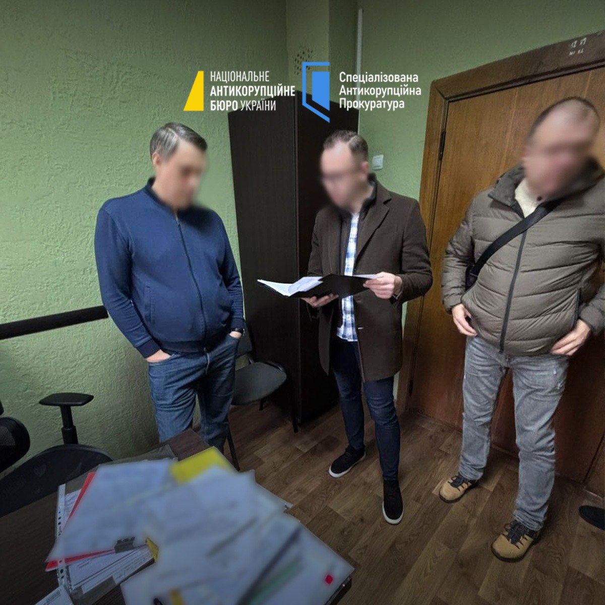 Ілюстрація до публікації «НАБУ та САП повідомили про підозру в одержанні хабаря двом депутатам обласної і міської рад у Волинській області.»