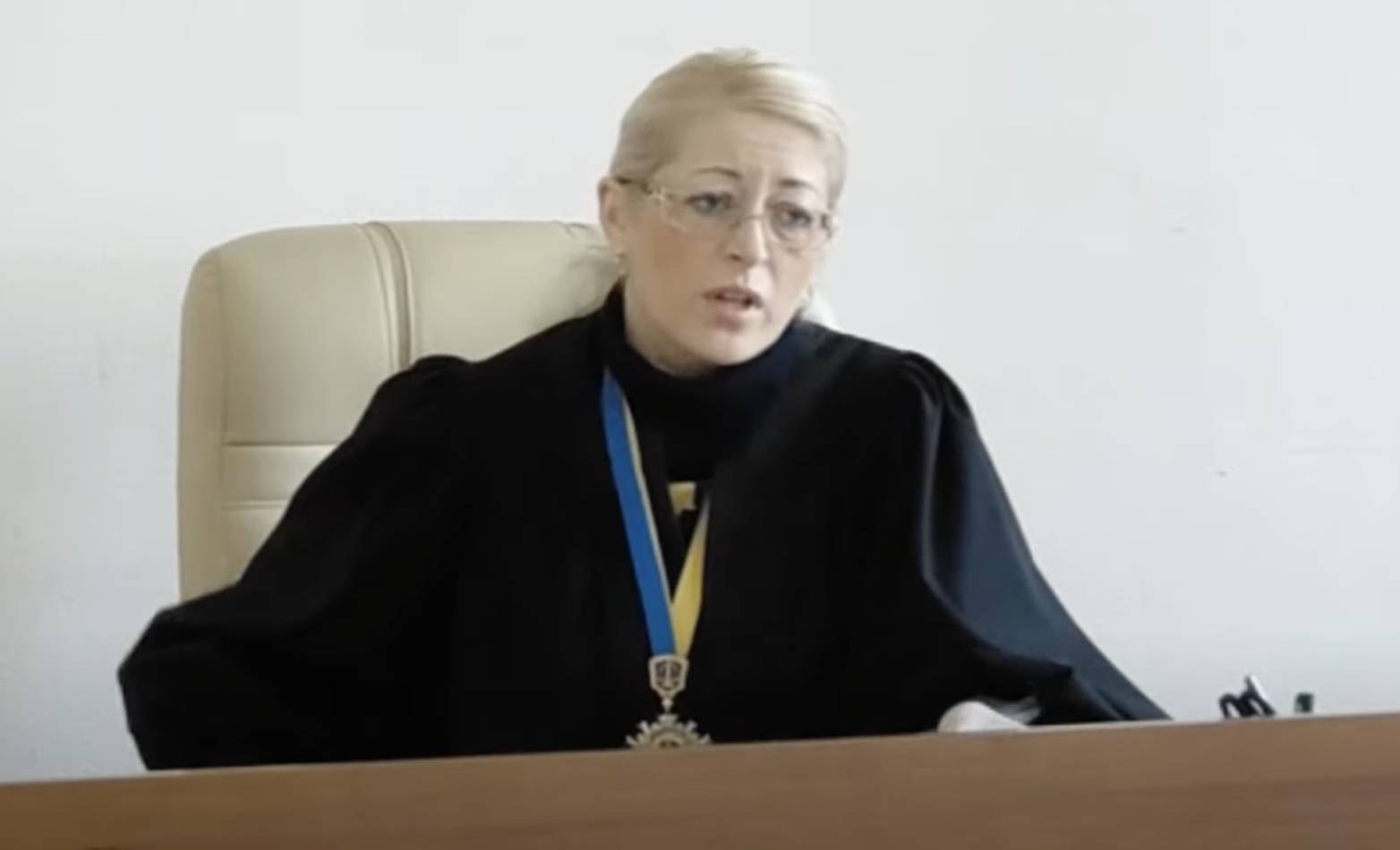 Ілюстрація до публікації «Суддя Суворовського райсуду Сніжанна (Сніжана у судовому реєстрі) Аліна»