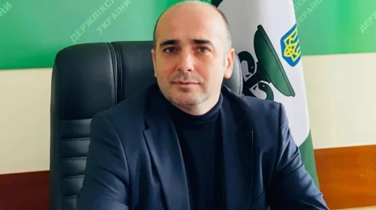 Ілюстрація до публікації «Кабінет міністрів відсторонив Романа Ісаєнка від виконання обовʼязків голови Державної служби з лікарських засобів та контролю за наркотиками та порушив щодо нього дисциплінарне провадження»