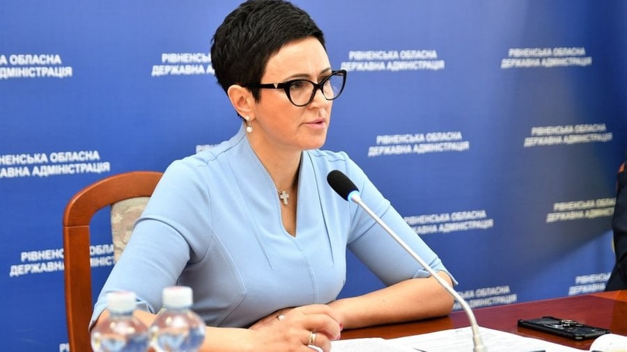 Ілюстрація до публікації «Заступниця голови Рівненської обласної державної адміністрації Людмила Шатковська похизувалася активами з діамантами та купівлею нового автомобіля VOLKSWAGEN TOUAREG.»