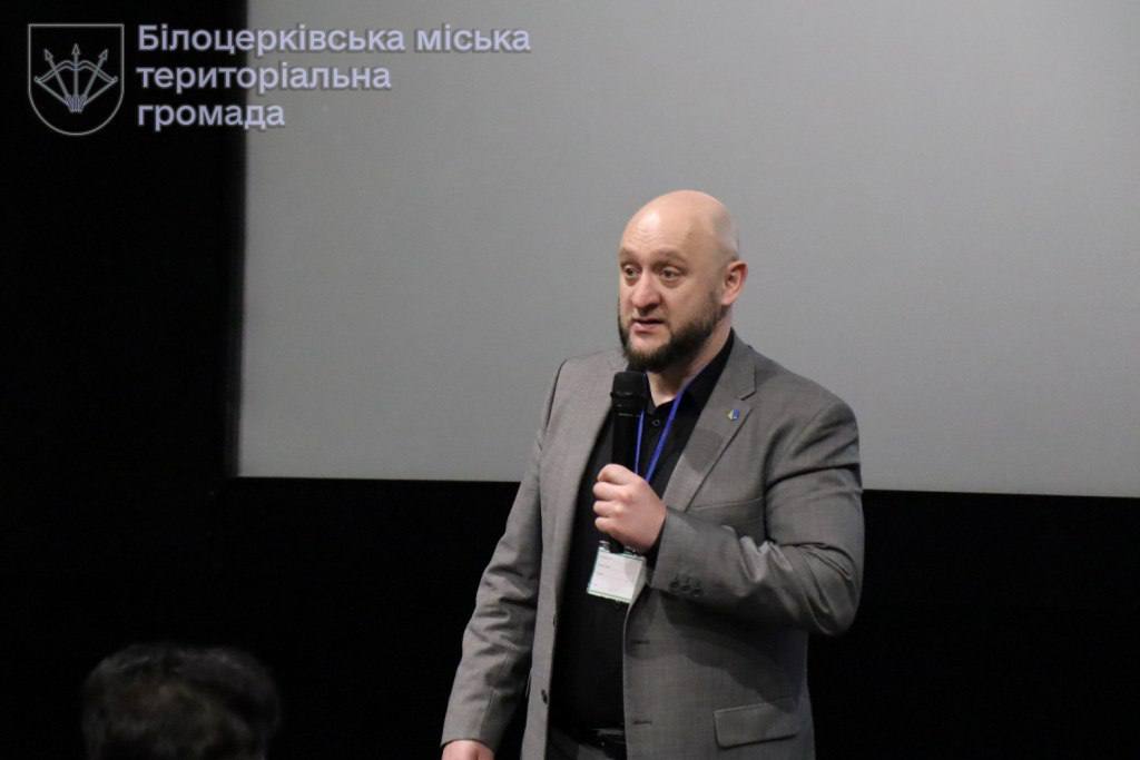 Ілюстрація до публікації «Ексдиректор Білоцерківського медколеджу Максим Сербін визнав провину у справі про хабар за вплив на ВЛК»