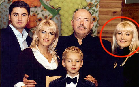 Ілюстрація до публікації «Родина прокурора з Закарпаття Івана Царя веде бізнес зі дружиною ексгенпрокурора Святослава Піскуна Світланою.»