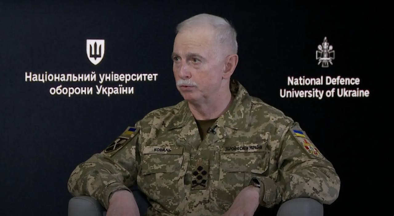 Ілюстрація до публікації «Шмигаль допоміг генералу Ковалю продовжити керувати Університетом оборони, попри граничний вік у 70 років»
