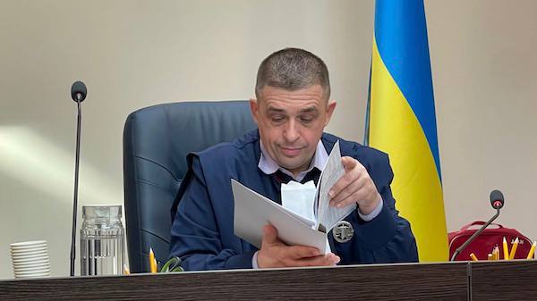 Ілюстрація до публікації «Суддя ВАКС Віталій Дубас заявив про тиск з боку групи підтримки Тимошенко»