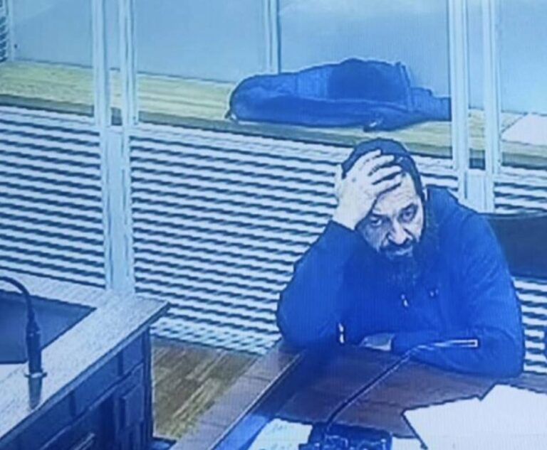 Ілюстрація до публікації «Сумний Олександр Грановський (Алекс Борухович) намагається повернути 156 тис. доларів і 6 тис. євро готівки, вилученої під час обшуків у справі про створення злочинної…»