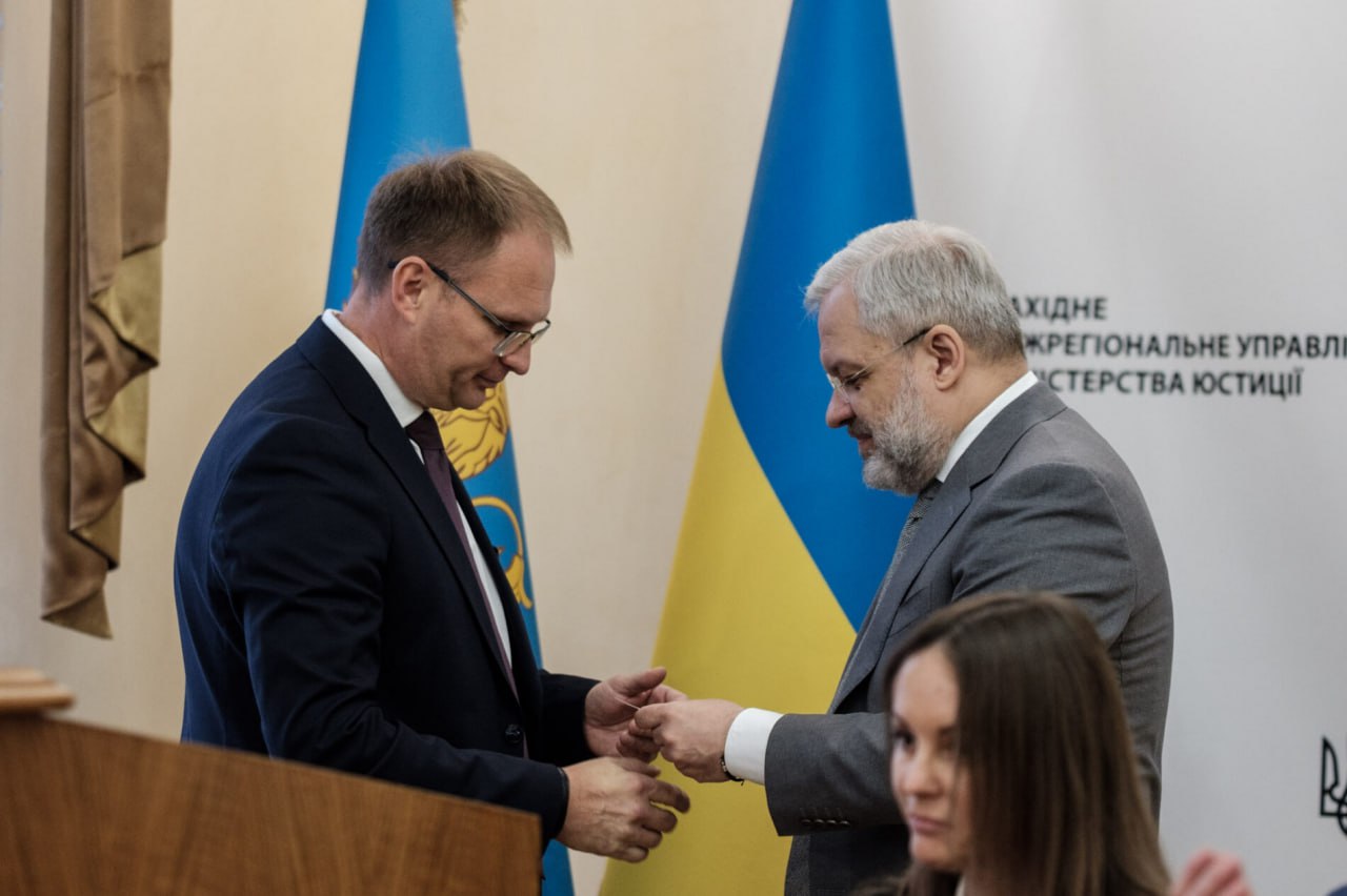 Ілюстрація до публікації «Керівник Львівського міжрегіонального управління Міністерства юстиції Ігор Титлу доки не подав нову декларацію перед призначенням на цю посаду, хоча обійняв її ще у вересні.»