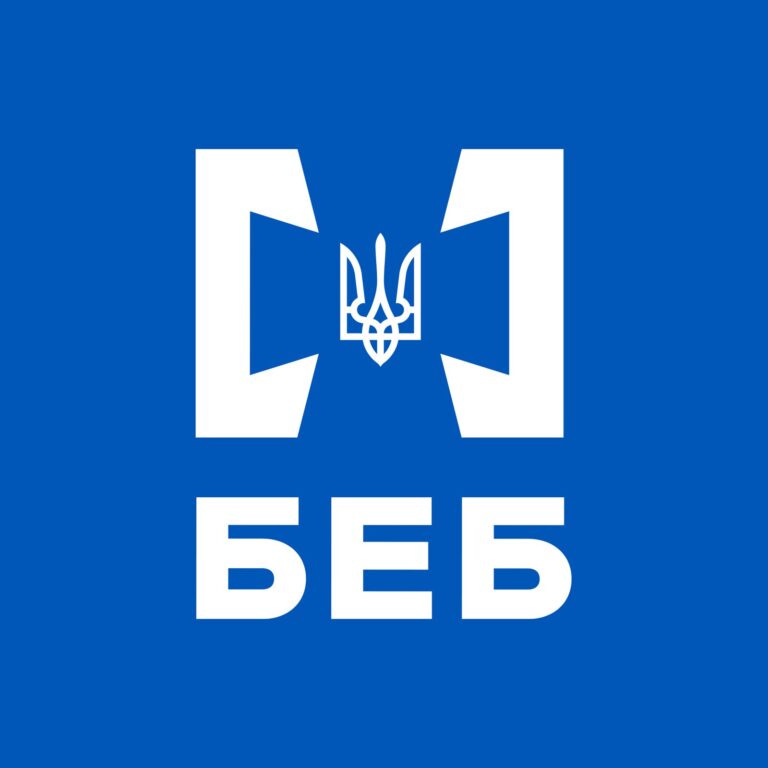 Ілюстрація до публікації «Батько подарував детективу БЕБ Сергій Гончар під час війни позашляховик Land Cruiser. Про це свідчать дані про суттєві зміни в декларації.»