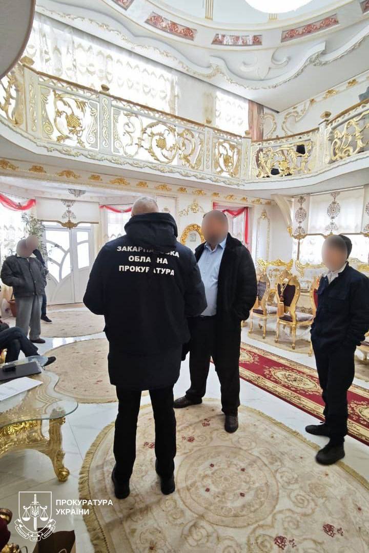 Ілюстрація до публікації «Прокуратура повідомила про підозру депутату Берегівської райради від «Слуги народу» Арсенію Богару, який приховав мільйони у декларації»