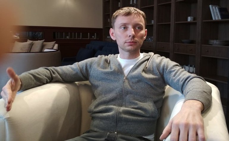 Ілюстрація до публікації «Корупціонер Олександр Кацуба офіційно оформив 50% ТОВ "Надра-Геоінвест" після дивідендних виплат на 120 млн грн, 700 млн грн і 802 млн грн у 2022»