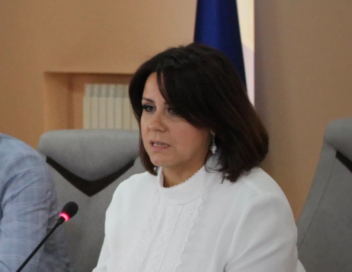 Ілюстрація до публікації «Дружина керівника управління Офісу генпрокурора Невідомого — Оксана Невідома (Ломакіна) — прокурорка у другому поколінні.»