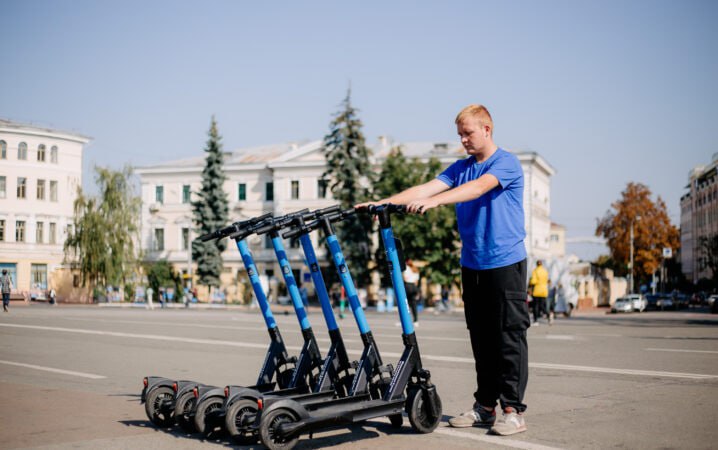 Ілюстрація до публікації «"Військовий" прокурор Вербицький оформив на родичів бізнес прокату електросамокатів Jet 🔍🧡🧡🧡🧡🧡🧡 встановило, що керівник Харківської спеціалізованої прокуратури у сфері оборони…»