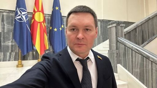 Ілюстрація до публікації «Протягом 2021-2023 мати депутата від «Слуги Народу» Євгена Пивоварова Ганна придбала три квартири в елітних ЖК Харкова ринковою вартістю щонайменше понад 300 тисяч доларів.»
