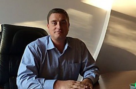 Ілюстрація до публікації «Хабарник Василь Ракул, який переховується від покарання у лавах ЗСУ, досі залишається керівником Південного управління капітального будівництва Міноборони»
