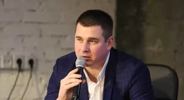 Ілюстрація до публікації «Заступник голови Південного офісу Державної аудиторської служби Дмитро Хандусенко (колишній податківець) з Одеси під час війни набув значну кількість майна»
