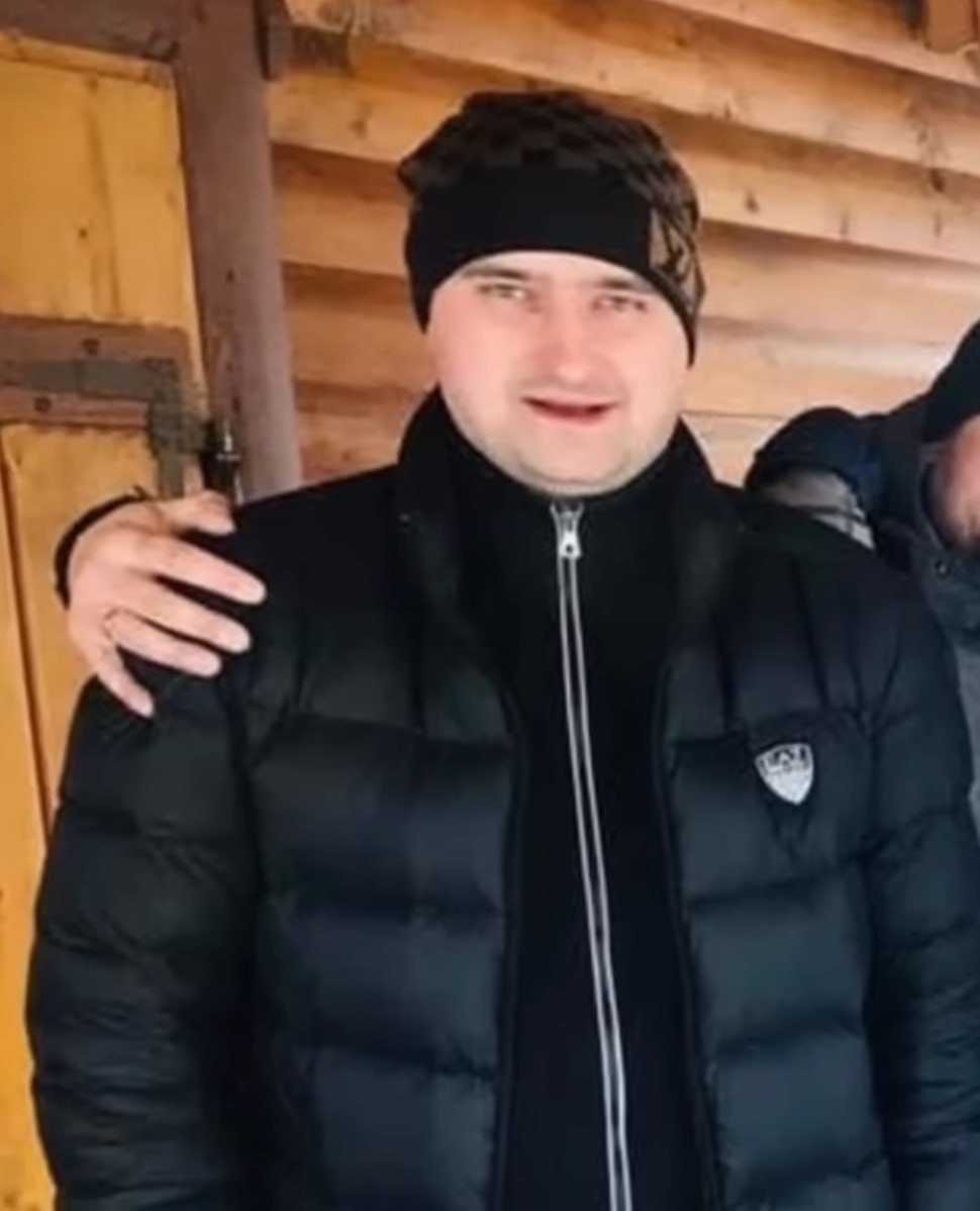 Ілюстрація до публікації «Старший держінспектор Закарпатської митниці Павло Лайош задекларував подарунок 900 тис. грн, готівку 1,4 млн грн та BMW X6 дружини»