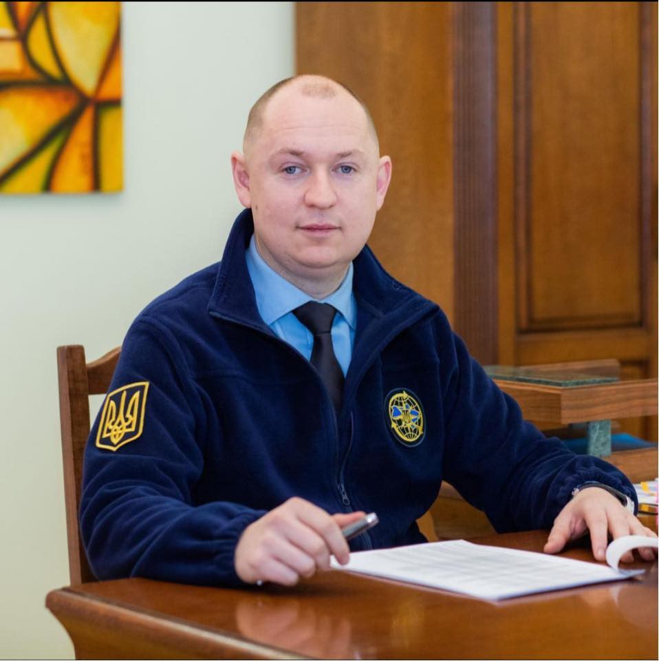 Ілюстрація до публікації «Цікавий корупціонер: Львівський ОАС зобов’язав ДМС виплатити колишньому очільнику обласного управління у Львівській області Юрію Татомиру ще 534 тис.гривень компенсації. Ця сума…»