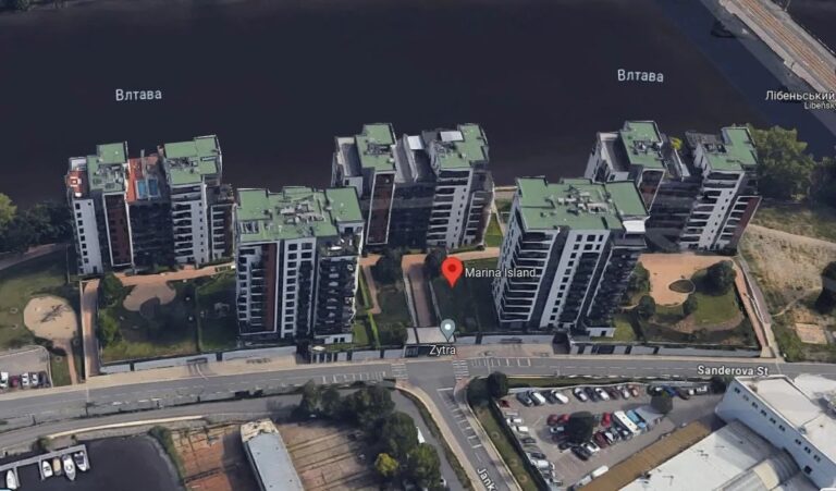 Ілюстрація до публікації «Печерський райсуд Києва арештував будинок та землю під ним у Празі 28-річного Роман Гринкевич, якого підозрюють у розкраданні грошей під час закупівель Міноборони.»