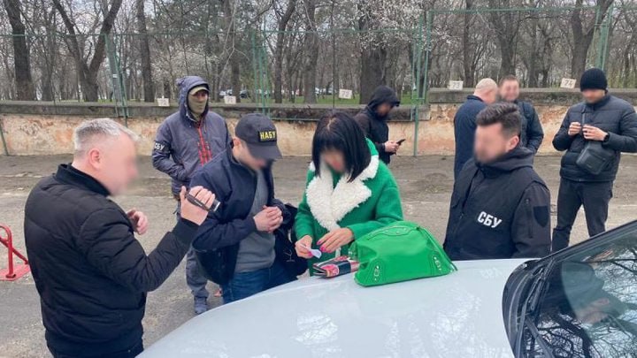 Ілюстрація до публікації «Шизоїдно-алкоголічна суддя Салтан»