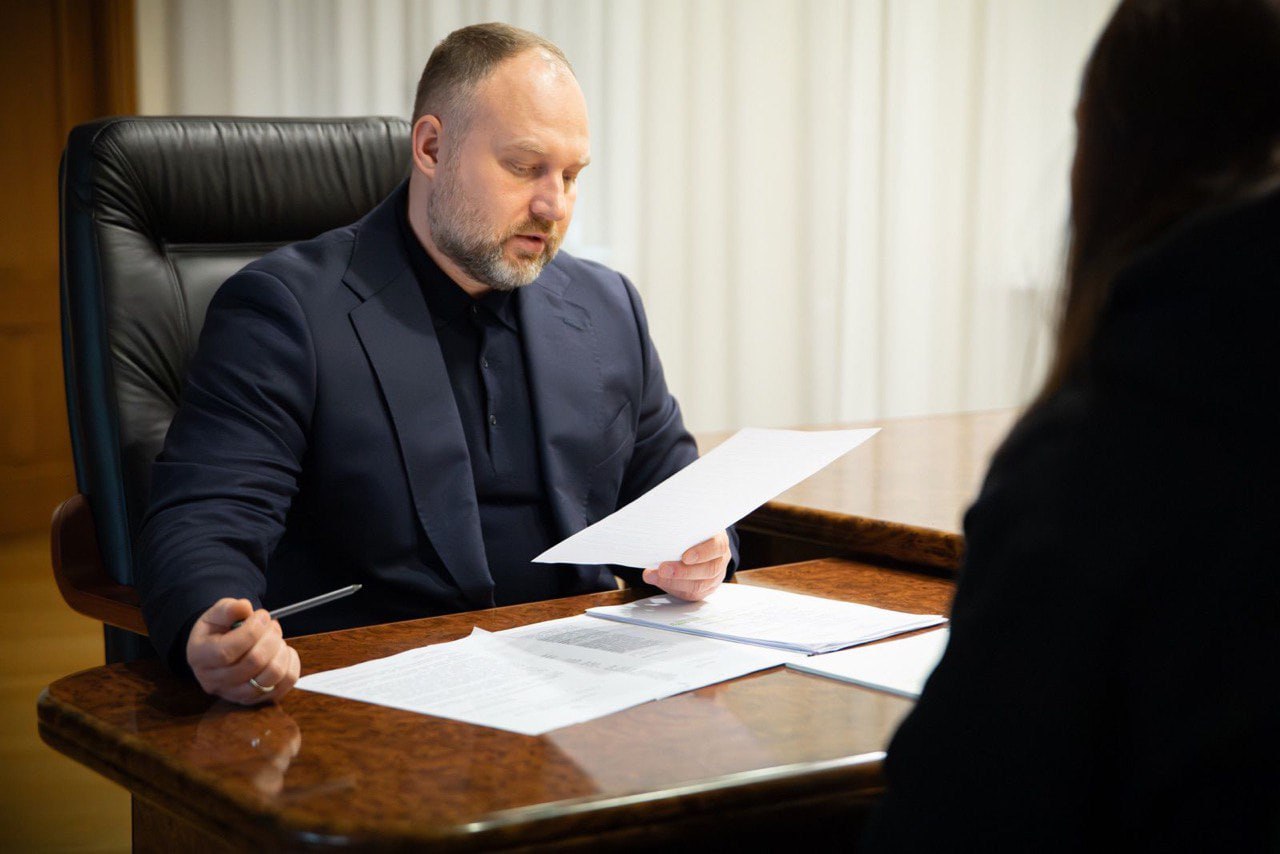 Ілюстрація до публікації «Підготувало власні питання для журналістів, на які має відповісти голова Держфінмоніторингу Філіп Пронін ⚙ Ваша позиція щодо зловживань під час будівництва фортифікацій у…»