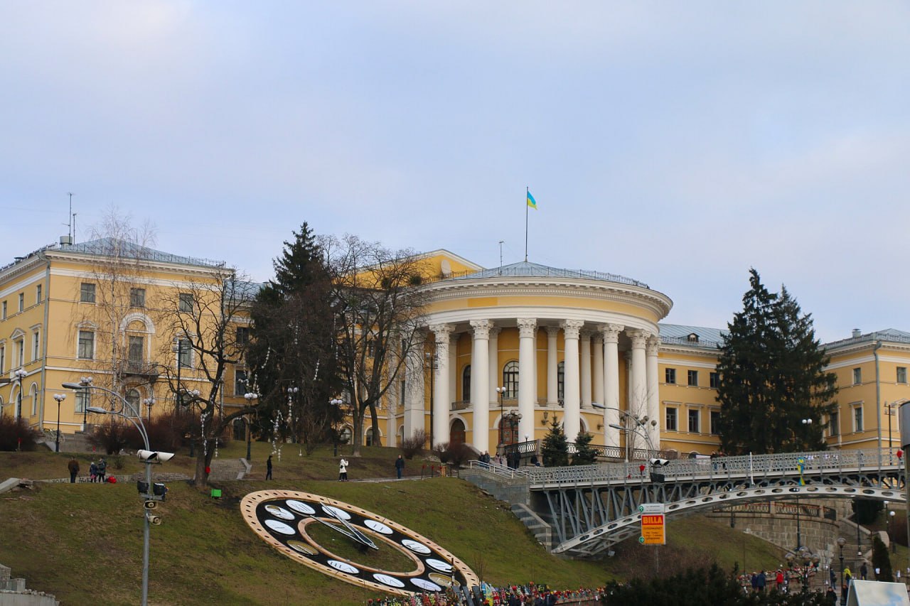 Ілюстрація до публікації «Заступник керівника Київської міської прокуратури в інтересах Фонду державного майна подано позов проти Федерації профспілок України та департаменту комунальної власності КМДА.»