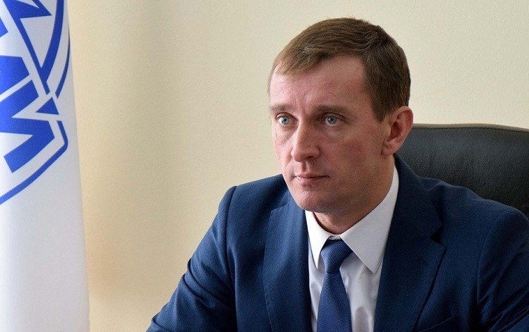 Ілюстрація до публікації «Заступник директора департаменту транспортної інфраструктури КМДА Максим Широков (колишній топ-посадовець АМПУ), якого затримали через вимагання хабарів в автоперевізників, під…»
