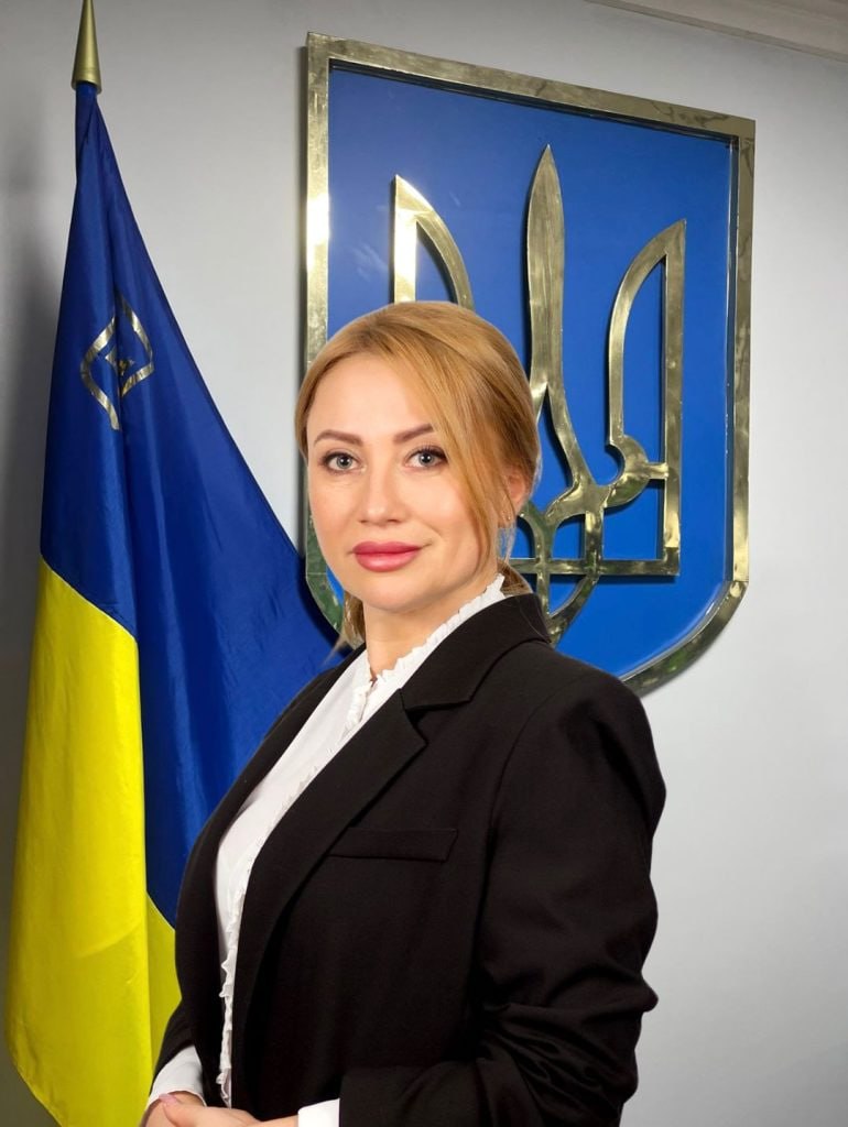 Ілюстрація до публікації «Начальниця сервісного центру МВС №7442 у Прилуках Чернігівської області Наталія Івахненко задекларувала Toyota C-HR за заниженою вартістю.»