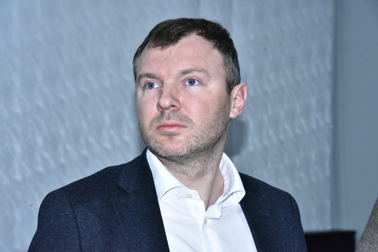 Ілюстрація до публікації «Заступник міністра економіки, довкілля та сільського господарства Віталій Кіндратів є співвласником і директором громадської організації “Міжнародна асоціація екстремального…»