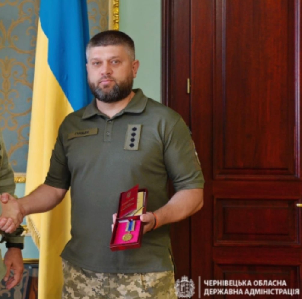 Ілюстрація до публікації «Що там надекларував алкаш Гакман?»