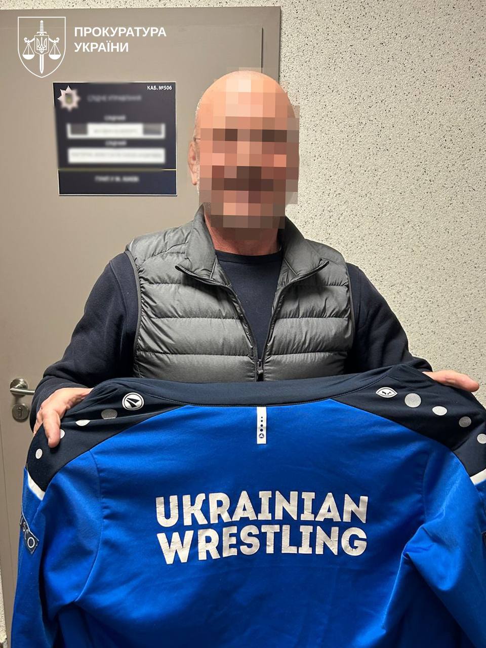 Ілюстрація до публікації «Керівника обласної федерації боксу підозрюють в організації схеми виїзду за кордон через фіктивне бронювання та відрядження»