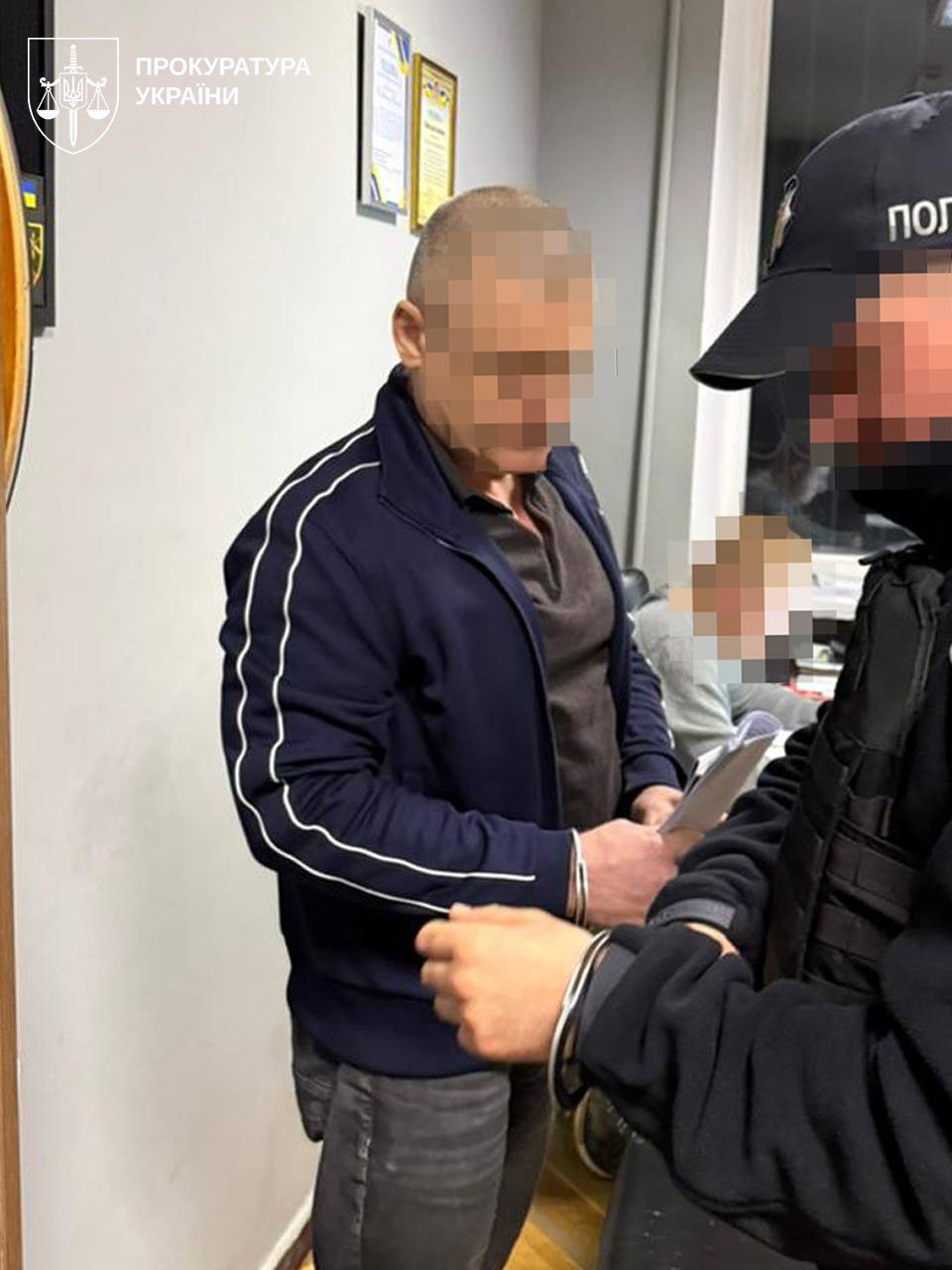 Ілюстрація до публікації «Керівника обласної федерації боксу підозрюють в організації схеми виїзду за кордон через фіктивне бронювання та відрядження»