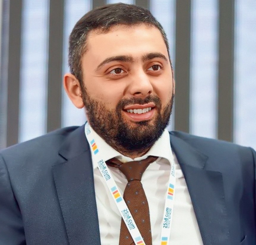 Ілюстрація до публікації «Фонд декарбонізації України "злив" 200 млн гривень на лічильники фірмі експрокурора та друга Кернеса.»