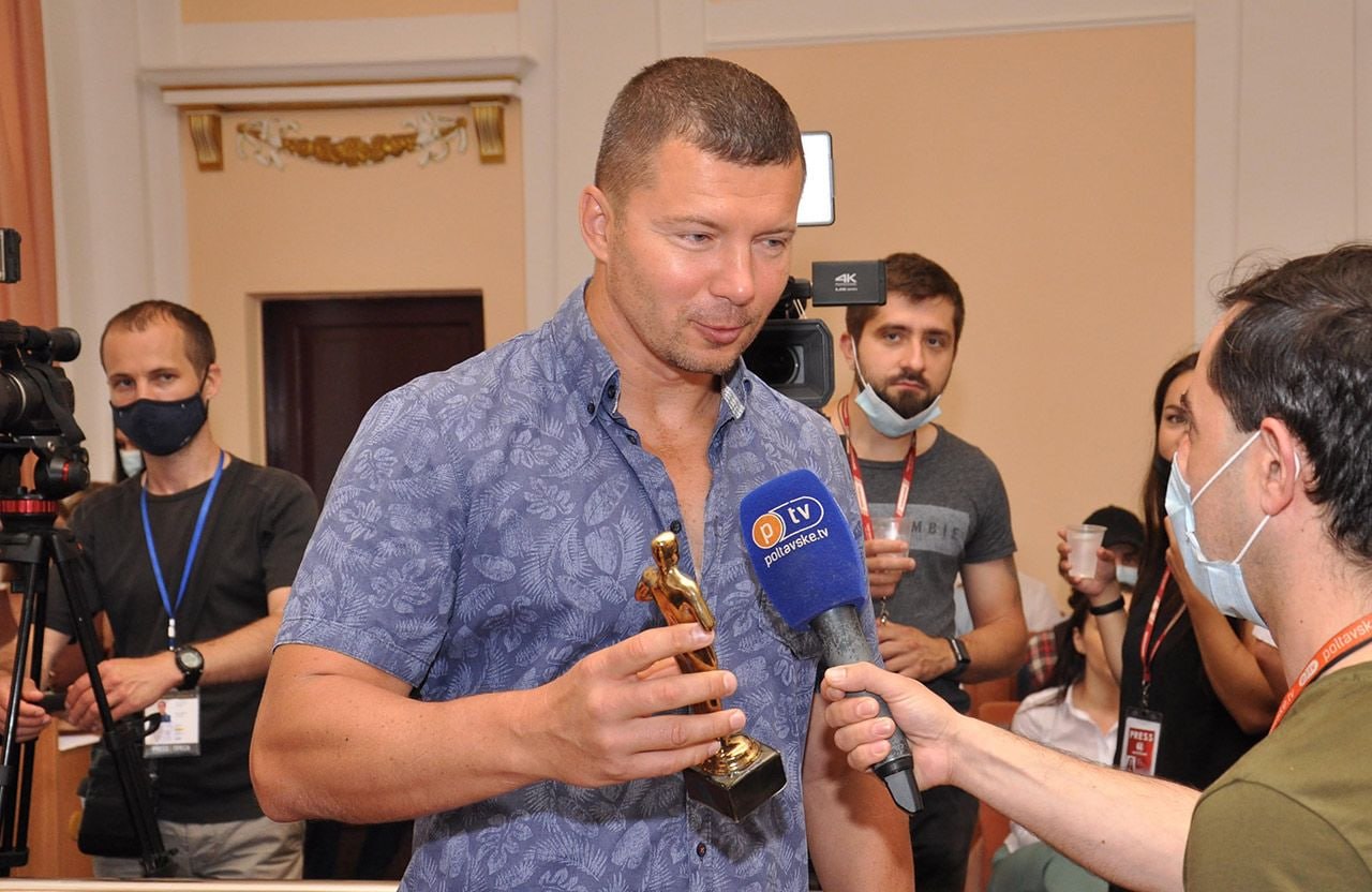 Ілюстрація до публікації «Депутат Полтавської міськради Олександр Калуцький намагався приховати незадекларовані 340 млн грн, використовуючи криптовалютні операції, йому повідомили про підозру у…»