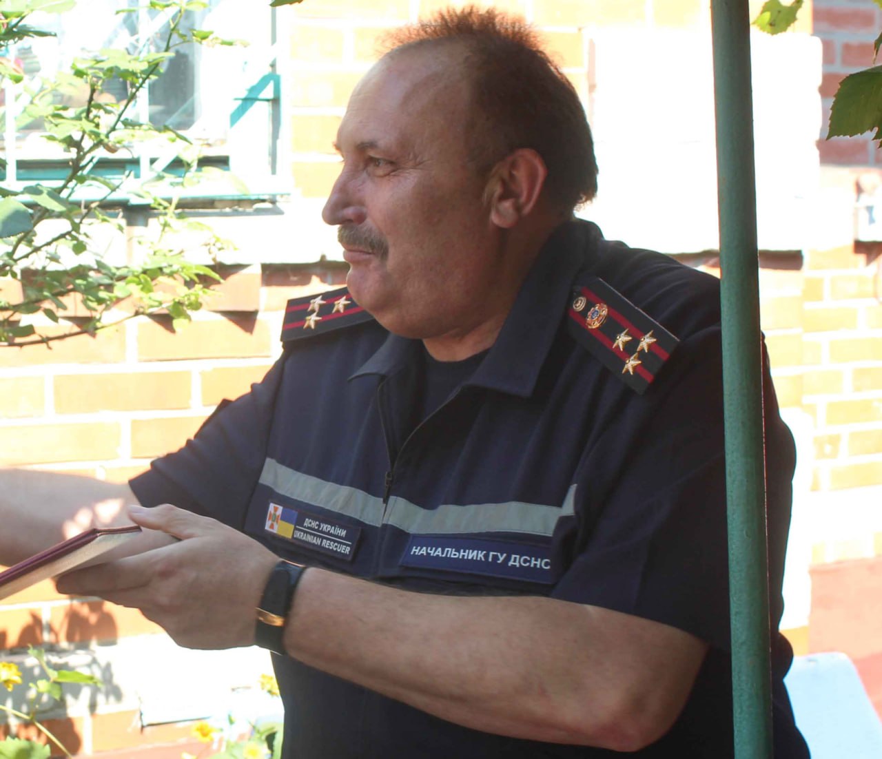 Ілюстрація до публікації «Екскерівник Луганського управління нині є Михайло Пшик, чий син є заст. прокурора Запорізької області, досі не має відповідальності за наслідки масштабної пожежі, що сталася в…»