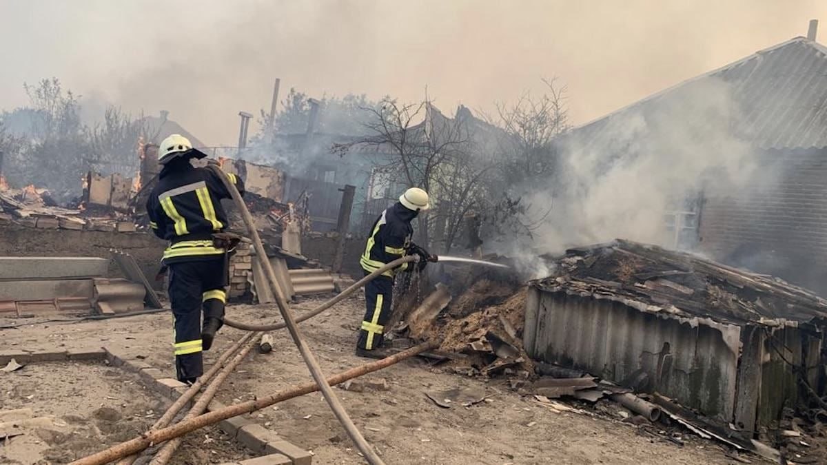Ілюстрація до публікації «Екскерівник Луганського управління нині є Михайло Пшик, чий син є заст. прокурора Запорізької області, досі не має відповідальності за наслідки масштабної пожежі, що сталася в…»