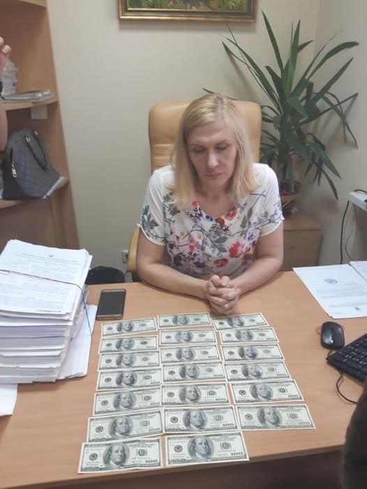 Ілюстрація до публікації «Апеляційна палата ВАКС залишила без змін вирок, яким до 5,5 років позбавлення волі засудили колишню суддю ліквідованого Окружного адміністративного суду Києва Олену Власенкову за…»