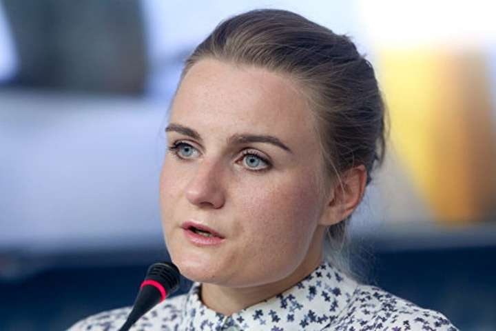Ілюстрація до публікації «Медіа персона Світлана Крюкова в Києві і знову в ефірі. Формально — понад рік під санкціями РНБО. Неформально — у своєму жанрі.»