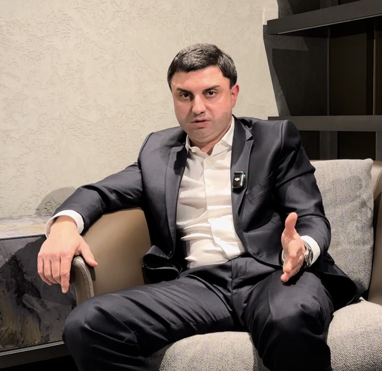 Ілюстрація до публікації «В Україні арештовано майно скандального бізнесмена Сергія Ваганяна (Мицика), якого розшукують за масштабне шахрайство з експортом зерна на 21 млн доларів.»