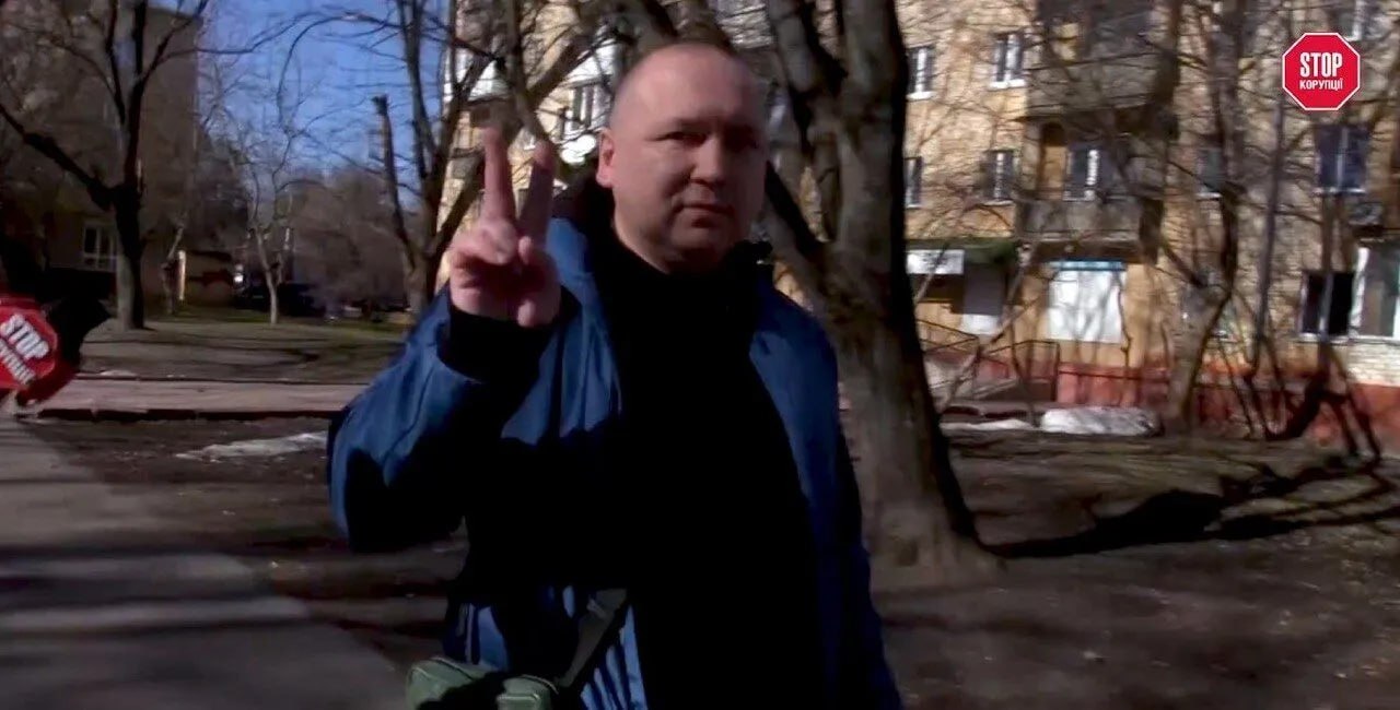 Ілюстрація до публікації «П’ять мільйонів від пенсіонерів і одинадцять квартир: що приховує брат судді Чернігівського апеляційного суду»
