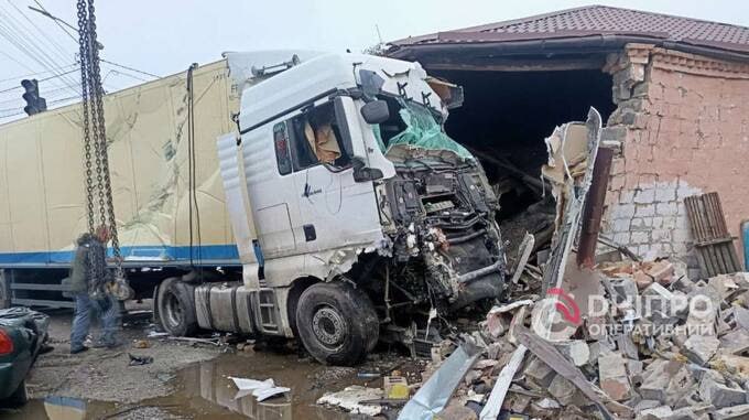 Ілюстрація до публікації «Начальник сервісного центру МВС у Дніпрі відмовляється компенсувати збитки за ДТП»