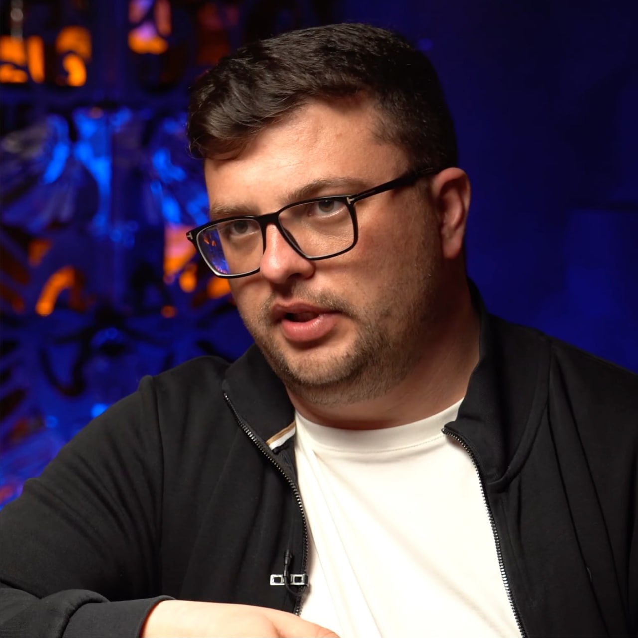 Ілюстрація до публікації «Очільник Мінцифри Борняков віддав сервіс «Дія» власному юристу, який скуповує майно Труханова»