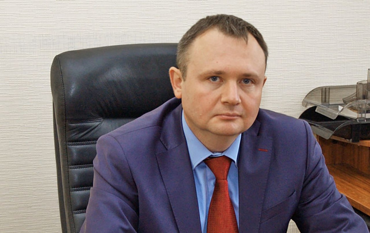 Ілюстрація до публікації «З грудня 2024 пройшло півтора роки 🔈 САП подала до ВАКС позов про визнання необґрунтованими активів родини в.о. голови Державного космічного агентства Володимира Міхеєва та їх…»