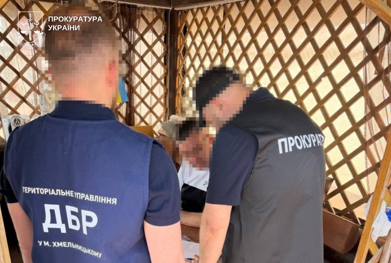 Ілюстрація до публікації «На Хмельниччині повідомлено про підозру начальнику Хмельницького відділу ДМС №1 Вадиму Сідлецькому за фактом недостовірного декларування»