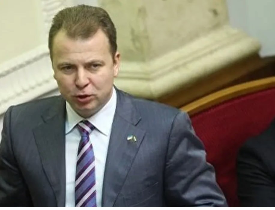 Ілюстрація до публікації «дізналося, що директор Карпатського національного природного парку Степан Гошовський їздить на преміальному Lexus, який завезли в Україну в 2023-му.»