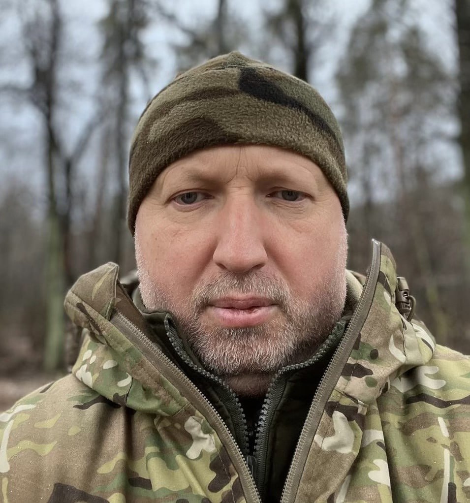 Ілюстрація до публікації «дізналося, що директор Карпатського національного природного парку Степан Гошовський їздить на преміальному Lexus, який завезли в Україну в 2023-му.»