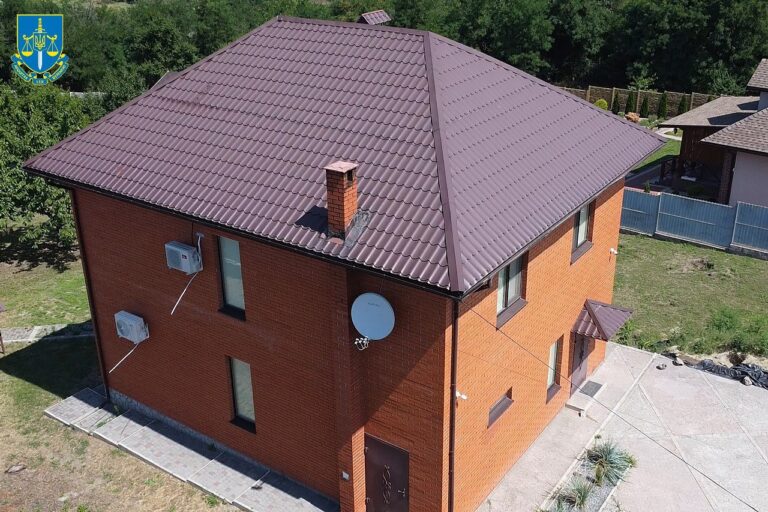 Ілюстрація до публікації «Військовий мародер, але поки що не фігурант рейтингу корумпованих військкомів, ексголова Донецького обласного військкомату Геннадій Яременко отримав ще одну підозру Йому…»