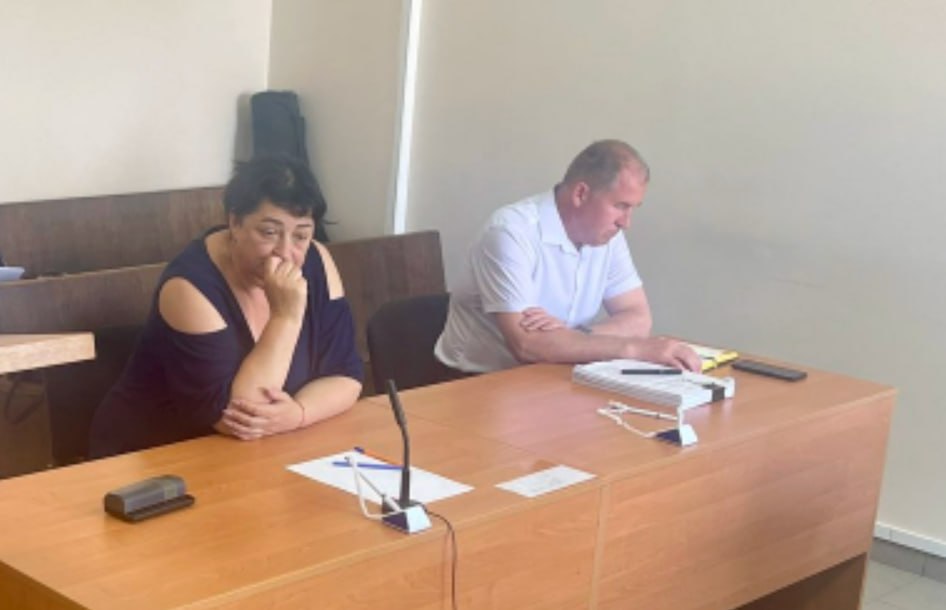 Ілюстрація до публікації «Колишня начальниця управління освіти Чорноморська Лілія Алексейчук та директор приватного підприємства Дмитро Фус отримали вироки у справі про хабарництво.»