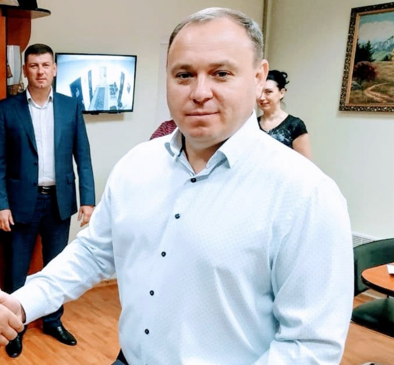 Ілюстрація до публікації «Начальник управління поліції охорони в Одеській області Борис Мудрак задекларував новий будинок за вартістю нижче ринку та подарунок на 950 тисяч гривень У Херсоні сім’я володіє…»