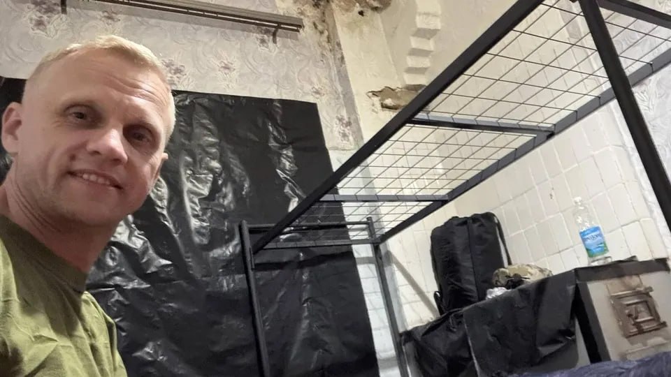Ілюстрація до публікації «Голова ЦПК Віталій Шабунін та його колега активіст Шерембей під час активних бойових дій, коли їхній 207 батальйон ніс великі втрати, "служили" вдома та "заробляли" кошти на…»
